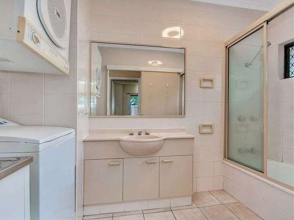 1/205 Spence Street, Bungalow - Thumbnail 7