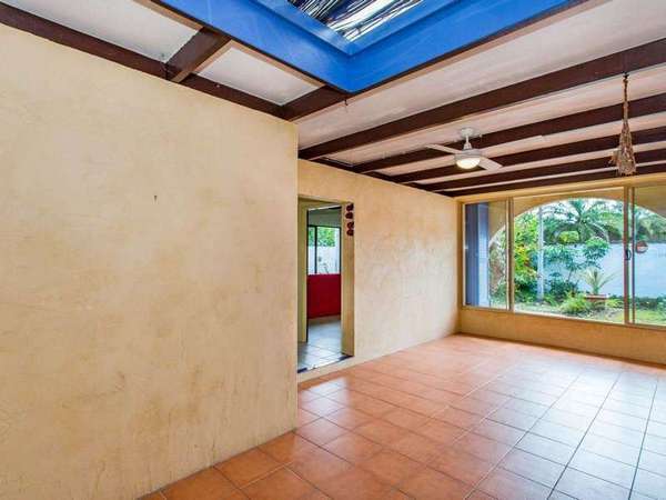 1/107 Oleander Street, Holloways Beach - Thumbnail 4