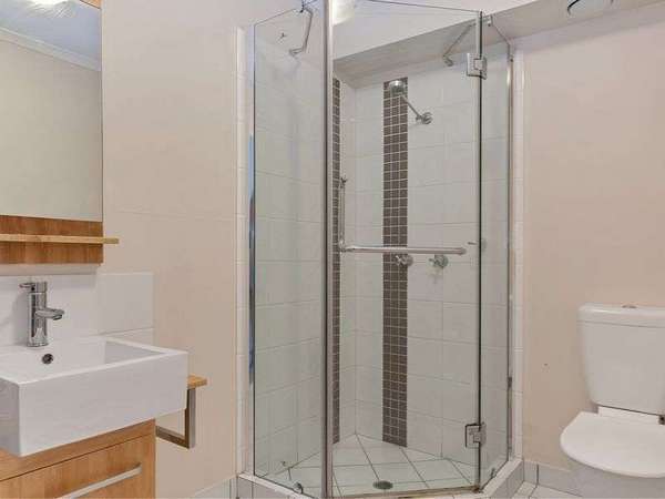 202/6 Marella Close, Manoora - Thumbnail 8