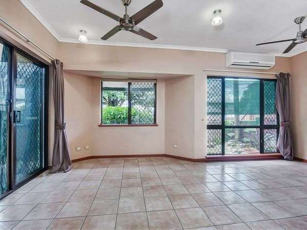 1/205 Spence Street, Bungalow - Thumbnail 4