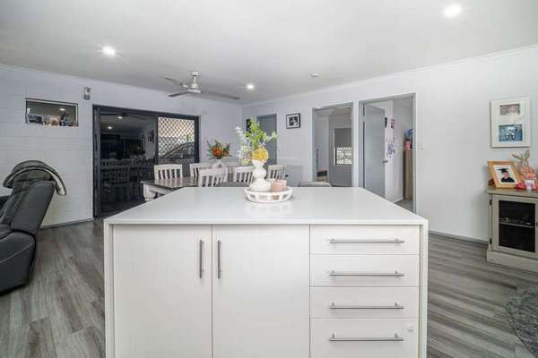 42 Kambara Street, White Rock - Thumbnail 7