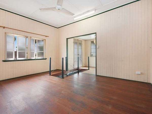 127 Aumuller Street, Bungalow - Thumbnail 5