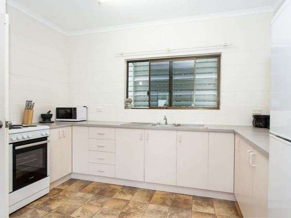 1 & 2/8 Haines Street, Gordonvale - Thumbnail 3