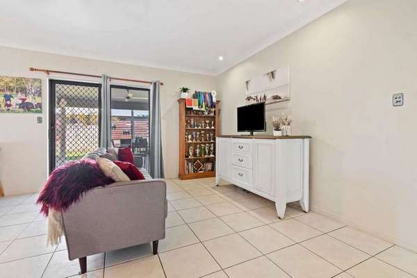 11 Goldberg Close, White Rock - Thumbnail 7