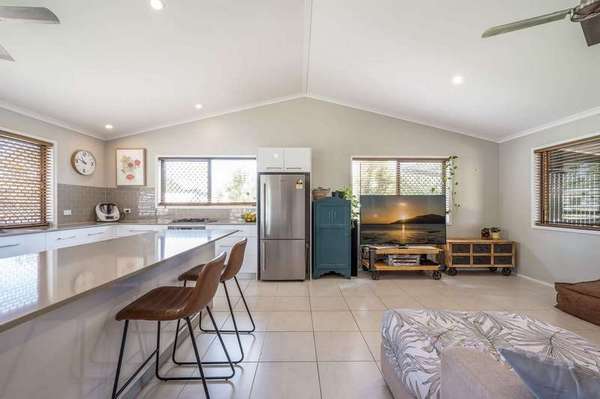 10 Whitton Street, White Rock - Thumbnail 8