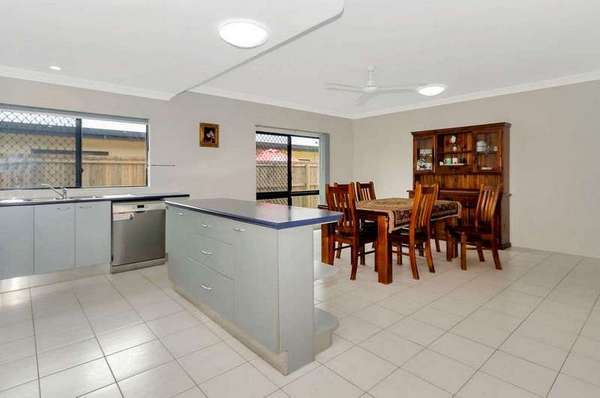 38 Leftwich Street, White Rock - Thumbnail 2