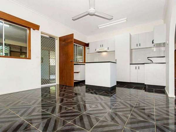 9-11 McMahon Drive, Fishery Falls - Thumbnail 8