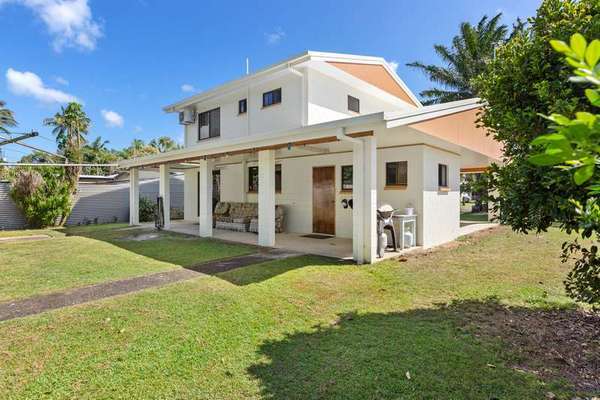 10 Paperbark Street, Bramston Beach - Thumbnail 2