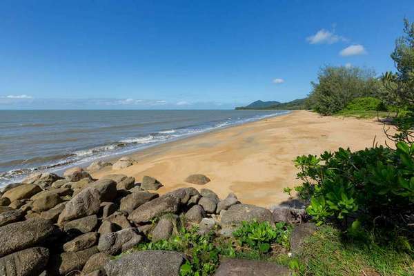 4 Dawson Street, Bramston Beach - Thumbnail 2