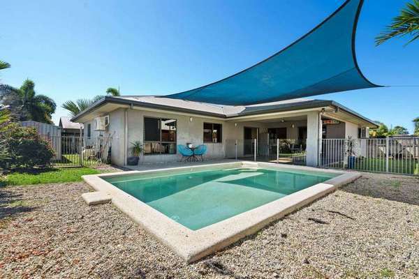 11 Goldberg Close, White Rock - Image 1