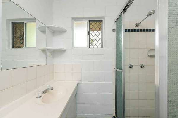 1 & 2/7 Dawson Street, Bramston Beach - Thumbnail 5