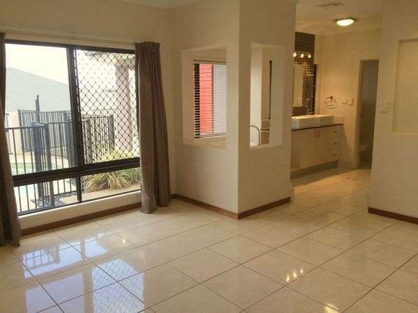 18 Sandover Close, Bentley Park - Thumbnail 3