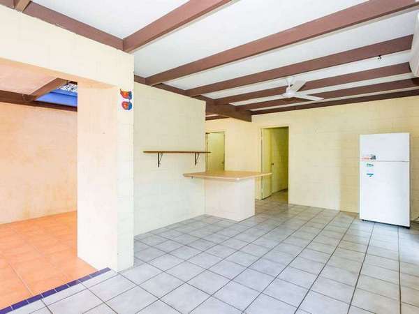 1/107 Oleander Street, Holloways Beach - Thumbnail 7