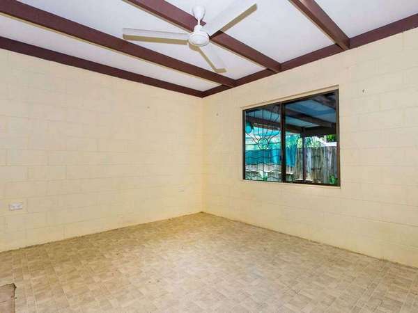 1/107 Oleander Street, Holloways Beach - Thumbnail 8