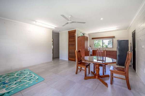 1 and 2/17 Meller Street, Freshwater - Thumbnail 5