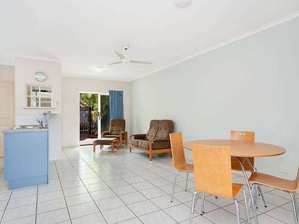 2/2 Marella Close, Manoora - Thumbnail 3