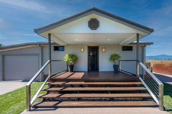 22 Barr Street, Edmonton - Thumbnail 2