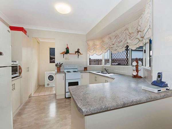 124 Timberlea Drive, Bentley Park - Thumbnail 4