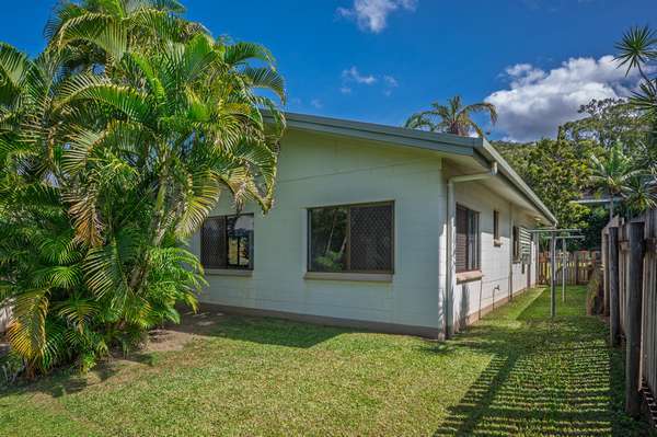 1 and 2/8 Haines Street, Gordonvale - Thumbnail 8