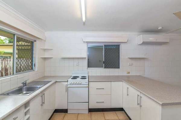 1 & 2/7 Dawson Street, Bramston Beach - Thumbnail 4