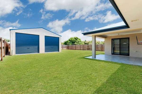 31 Hopkins Street, White Rock - Thumbnail 2