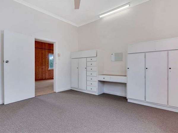 25 Chaplain Avenue, Manunda - Thumbnail 3