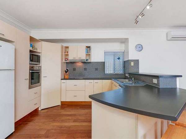 2 Whela Close, Bentley Park - Thumbnail 6