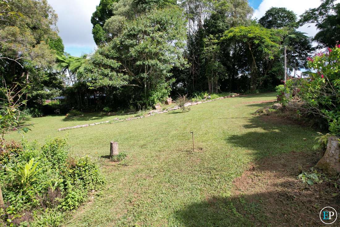 Lakes Drive, Lake Eacham - Thumbnail 8