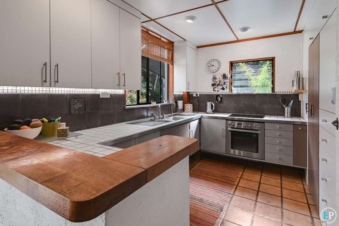 219 Lakes Drive, Lake Eacham - Thumbnail 4