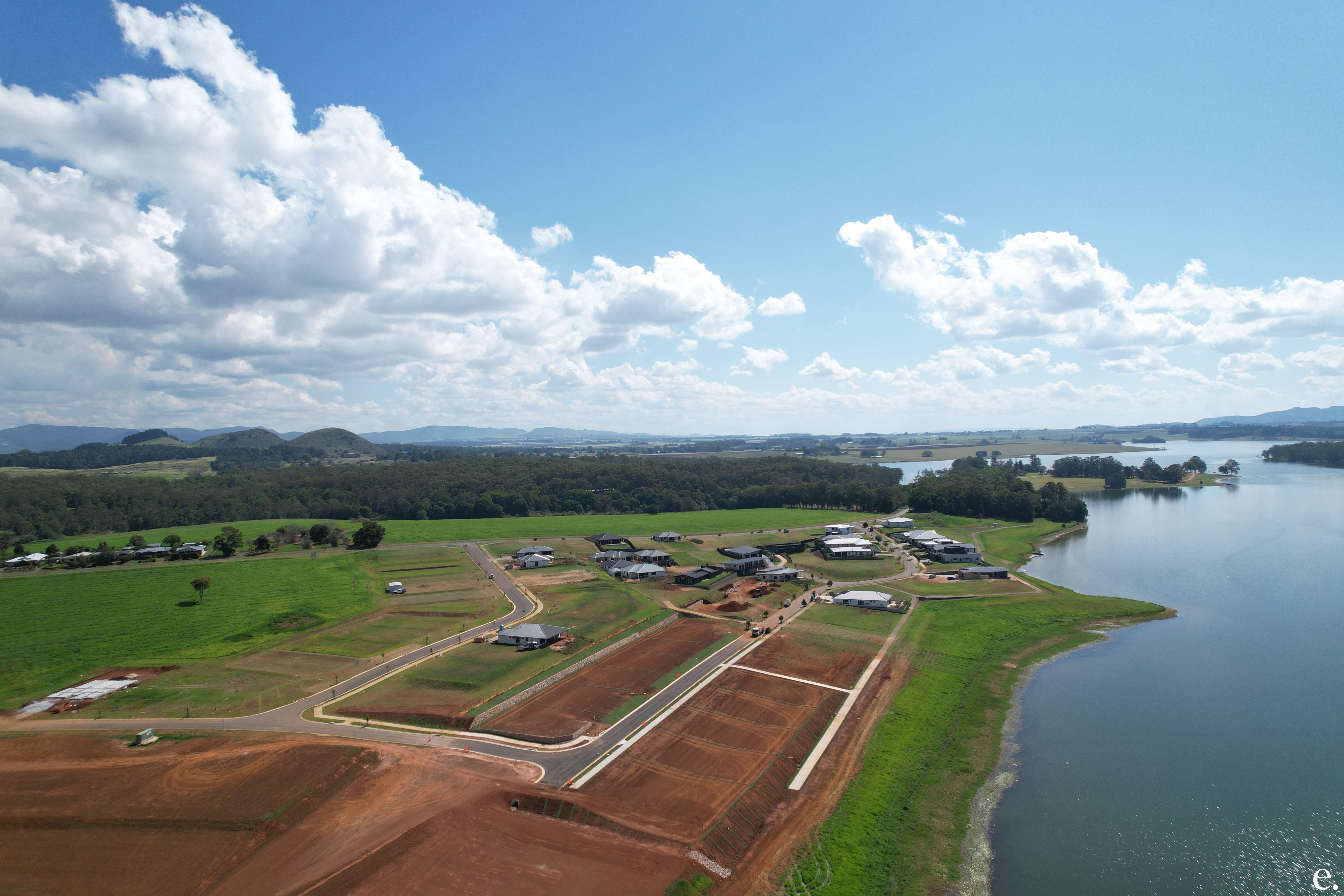 Waterfront Terrace, Yungaburra - Thumbnail 4