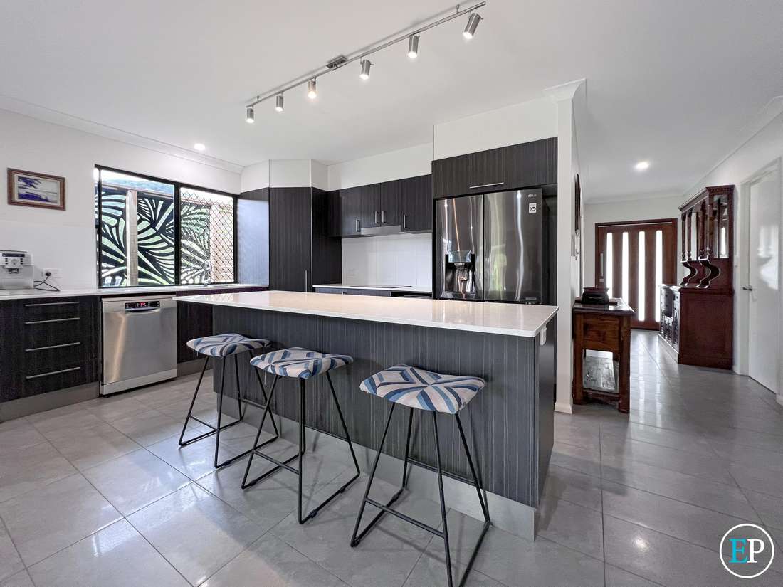 33 Carrington Road, Carrington - Thumbnail 3