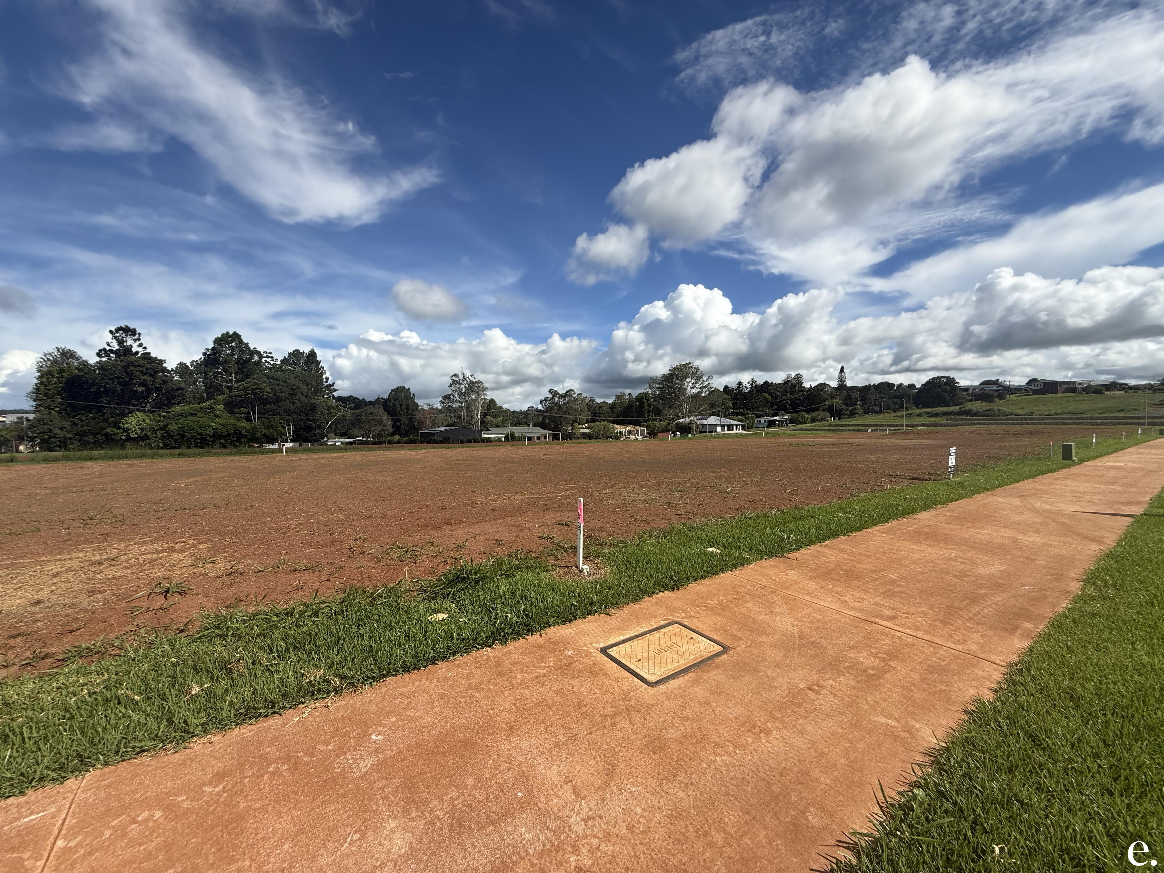 Lakeshore Court, Yungaburra - Thumbnail 3