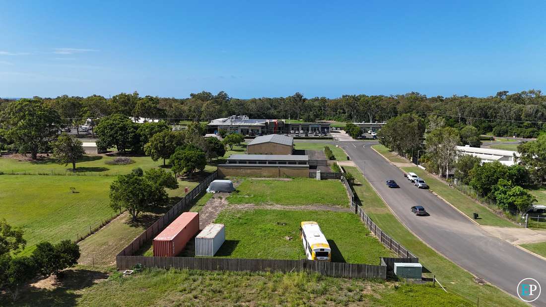 4 Semut Court, Moore Park Beach - Image 1