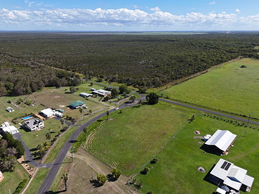 7 Davenport Drive, Coonarr - Thumbnail 4