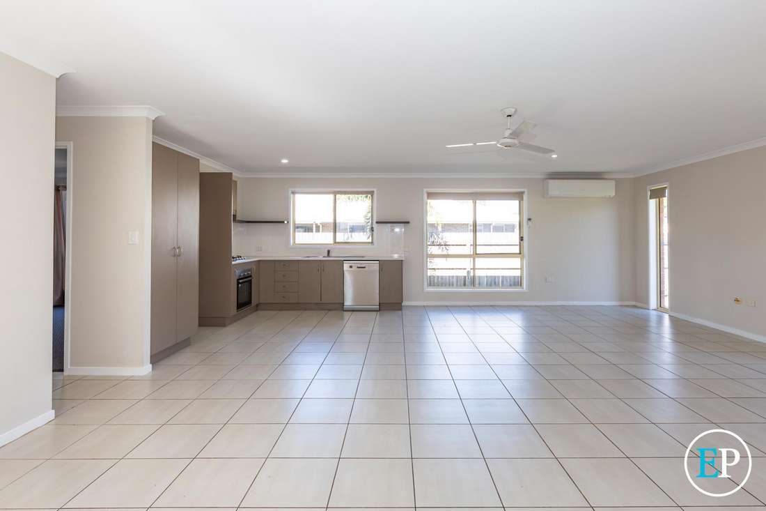 16 Regency Rd, Moore Park Beach - Thumbnail 3