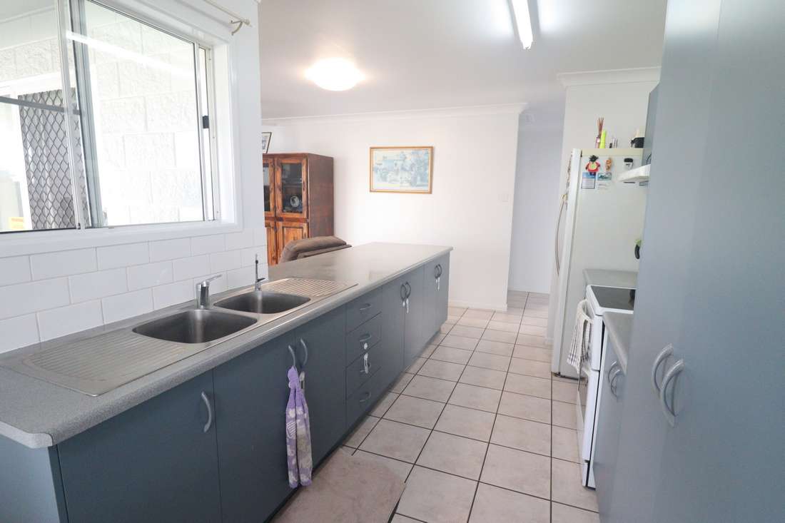 64 Laurence Crescent, Ayr - Thumbnail 3