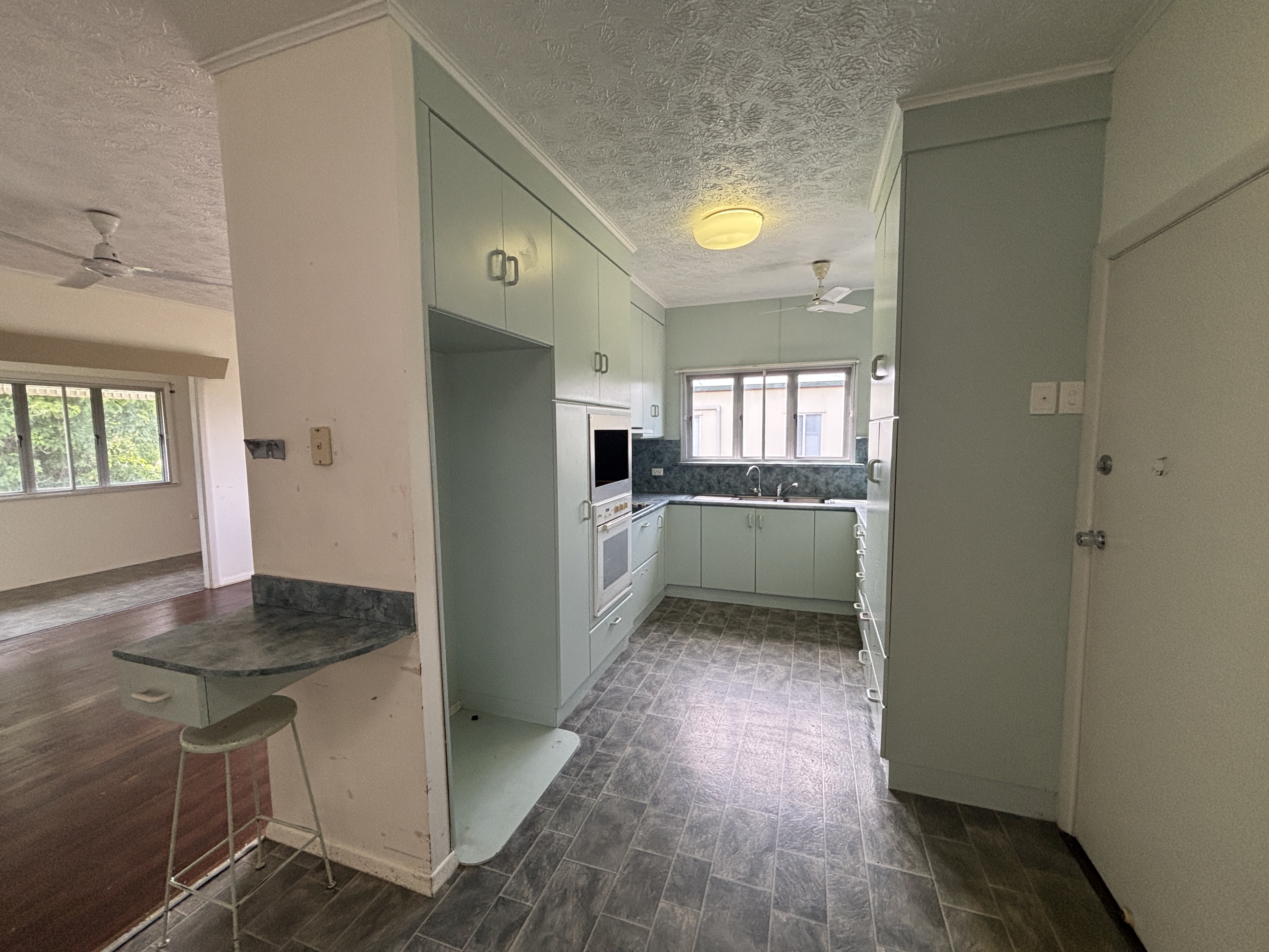 100 Third Avenue, Home Hill - Thumbnail 3