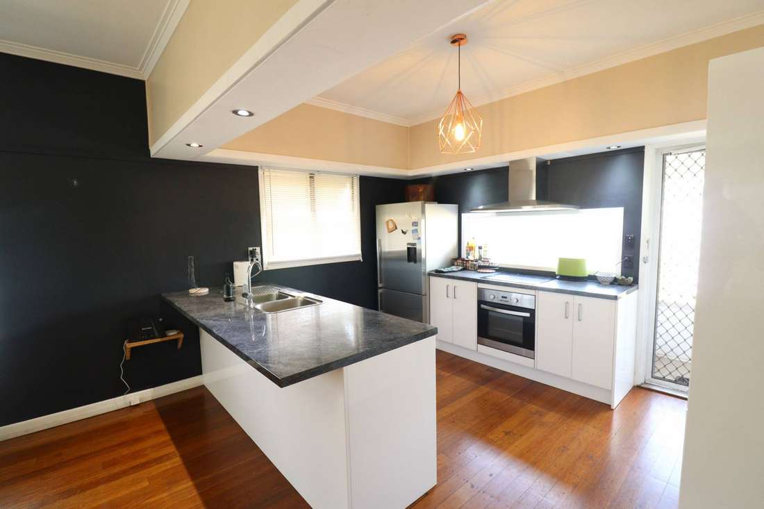 128 Munro Street, Ayr - Thumbnail 3