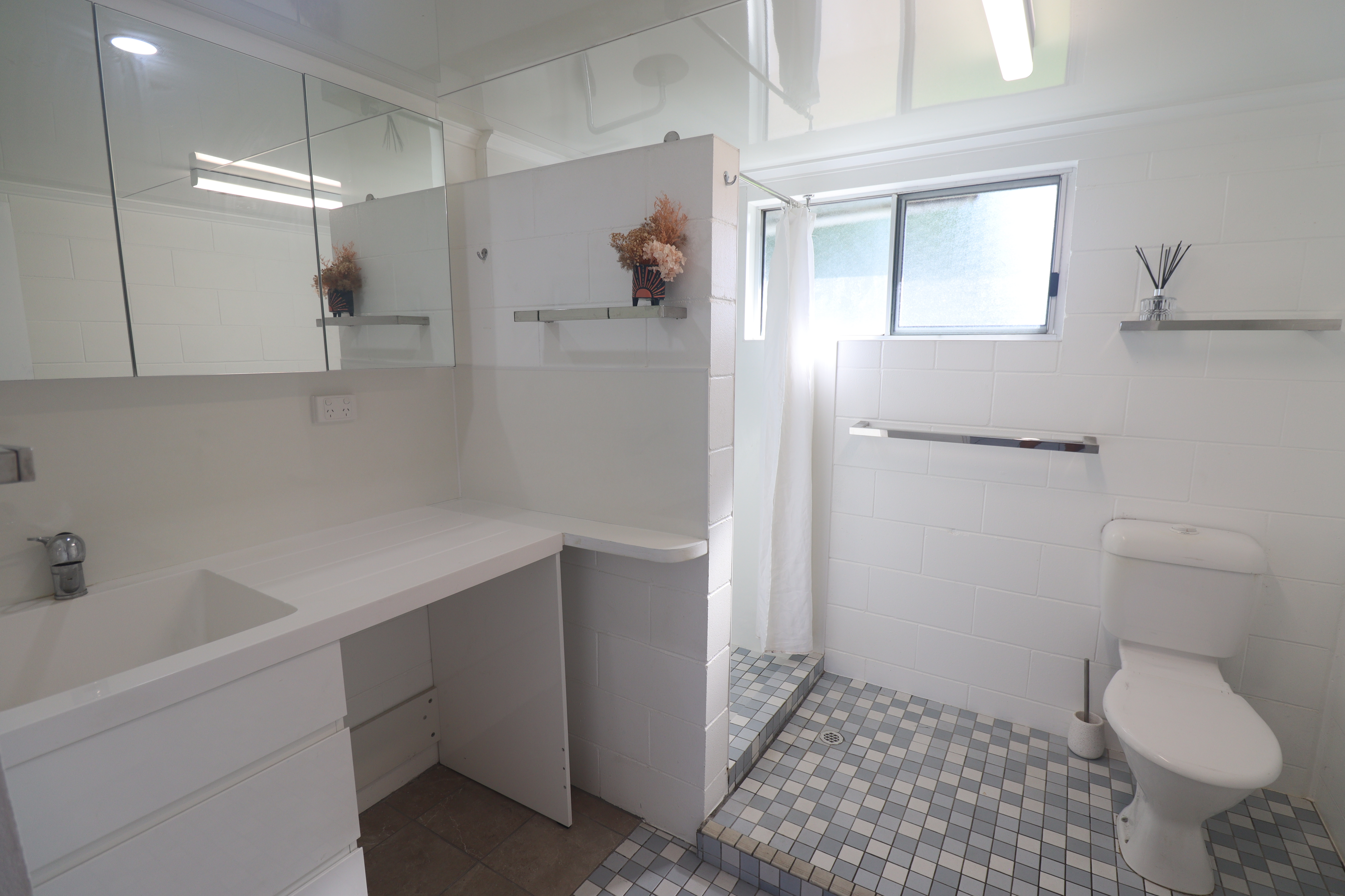 62 Third Avenue, Home Hill - Thumbnail 4