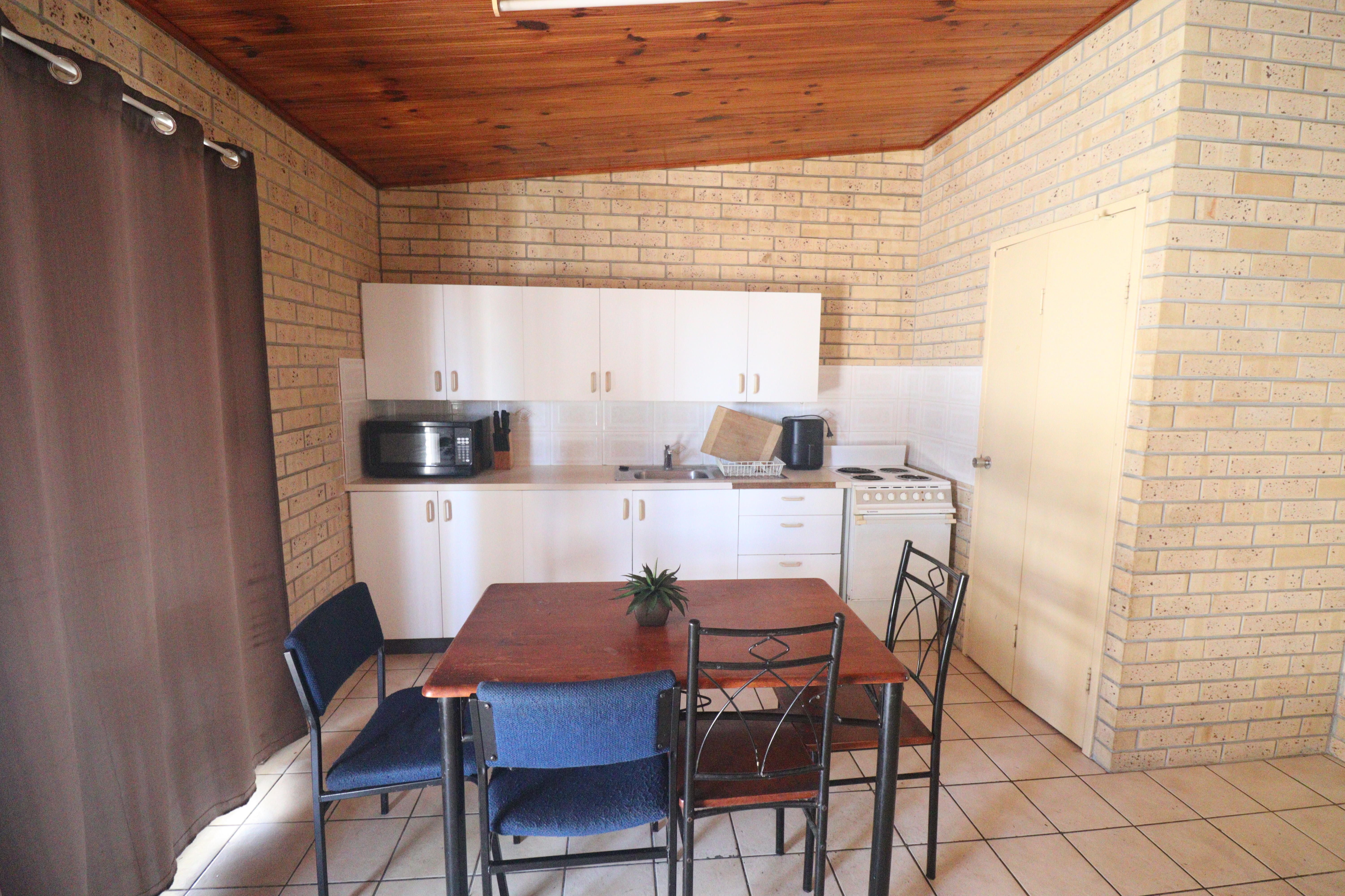 14/25-27 Conley Street, Ayr - Thumbnail 3