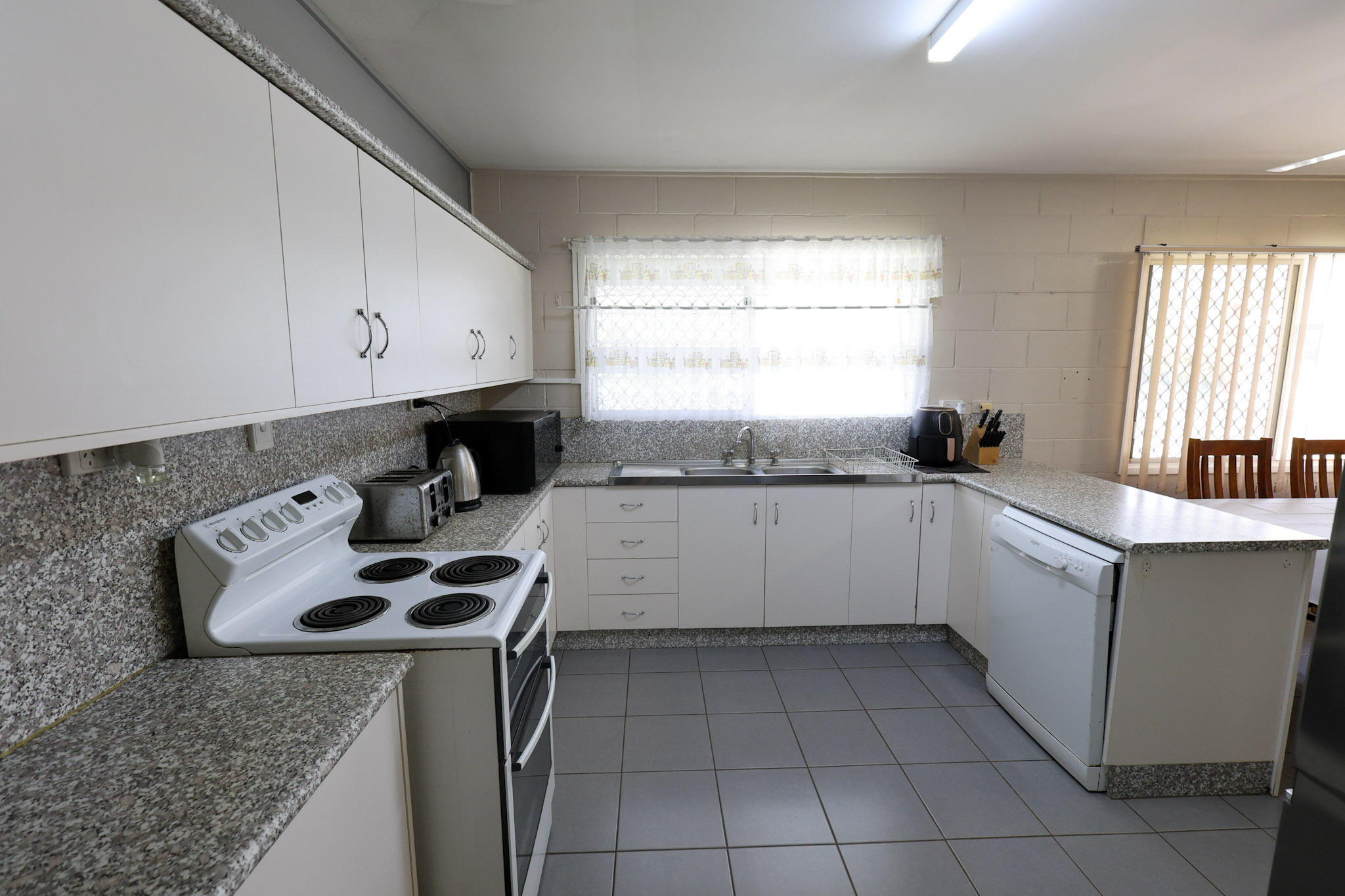 6 Ahern Street, Ayr - Thumbnail 4
