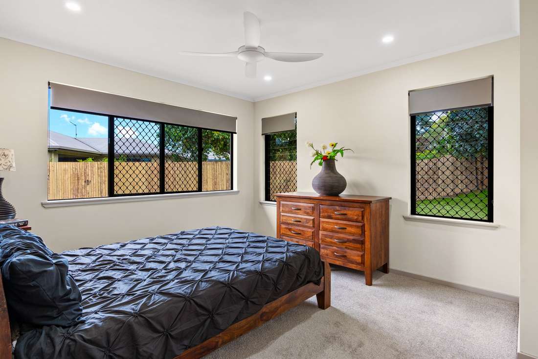 3 Mallory Close, Edmonton - Thumbnail 7