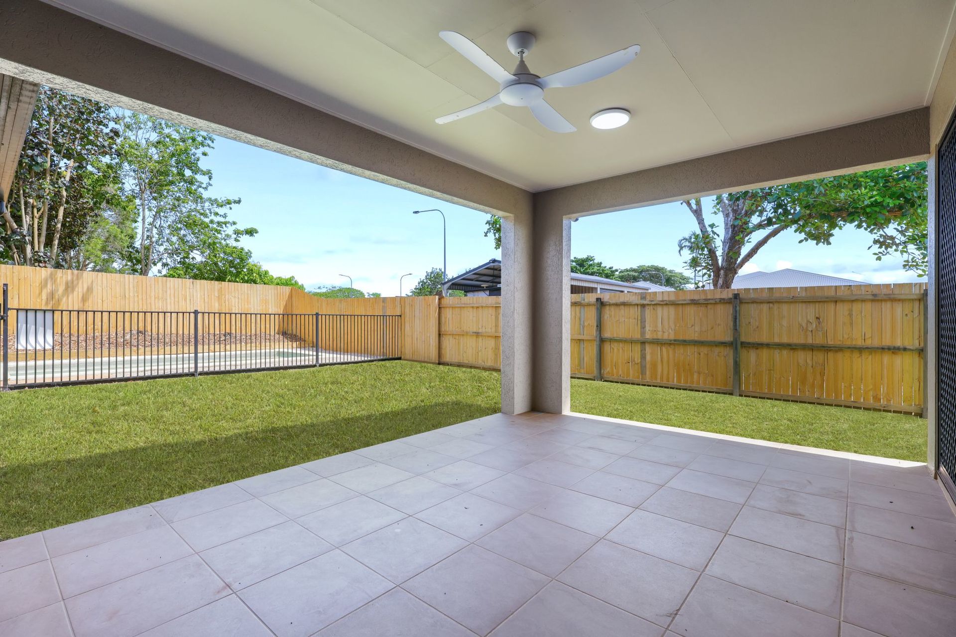 19 Mallory Close, Edmonton - Thumbnail 7