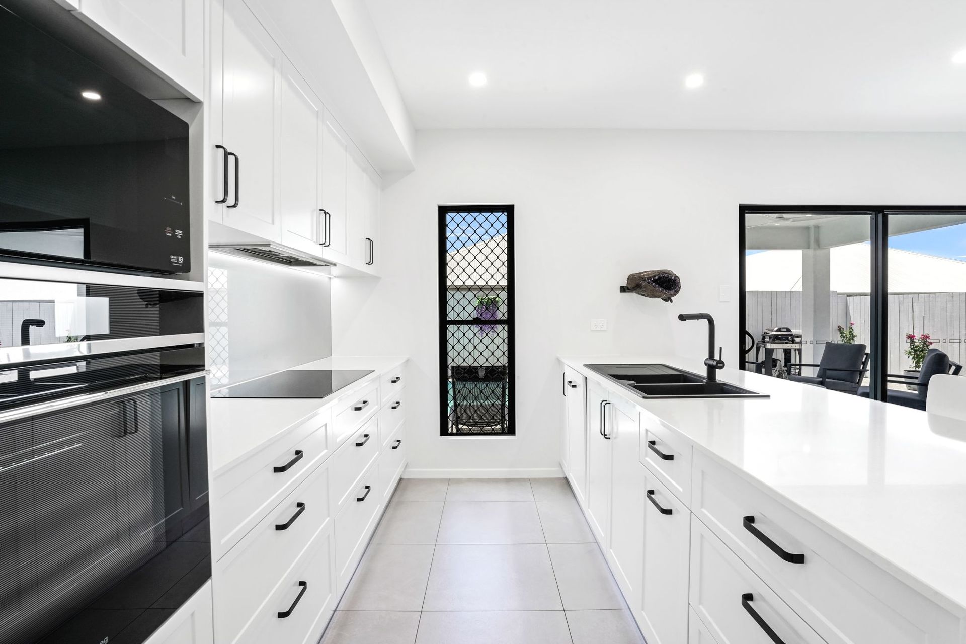 19 Rockingham Parade, Smithfield - Thumbnail 3
