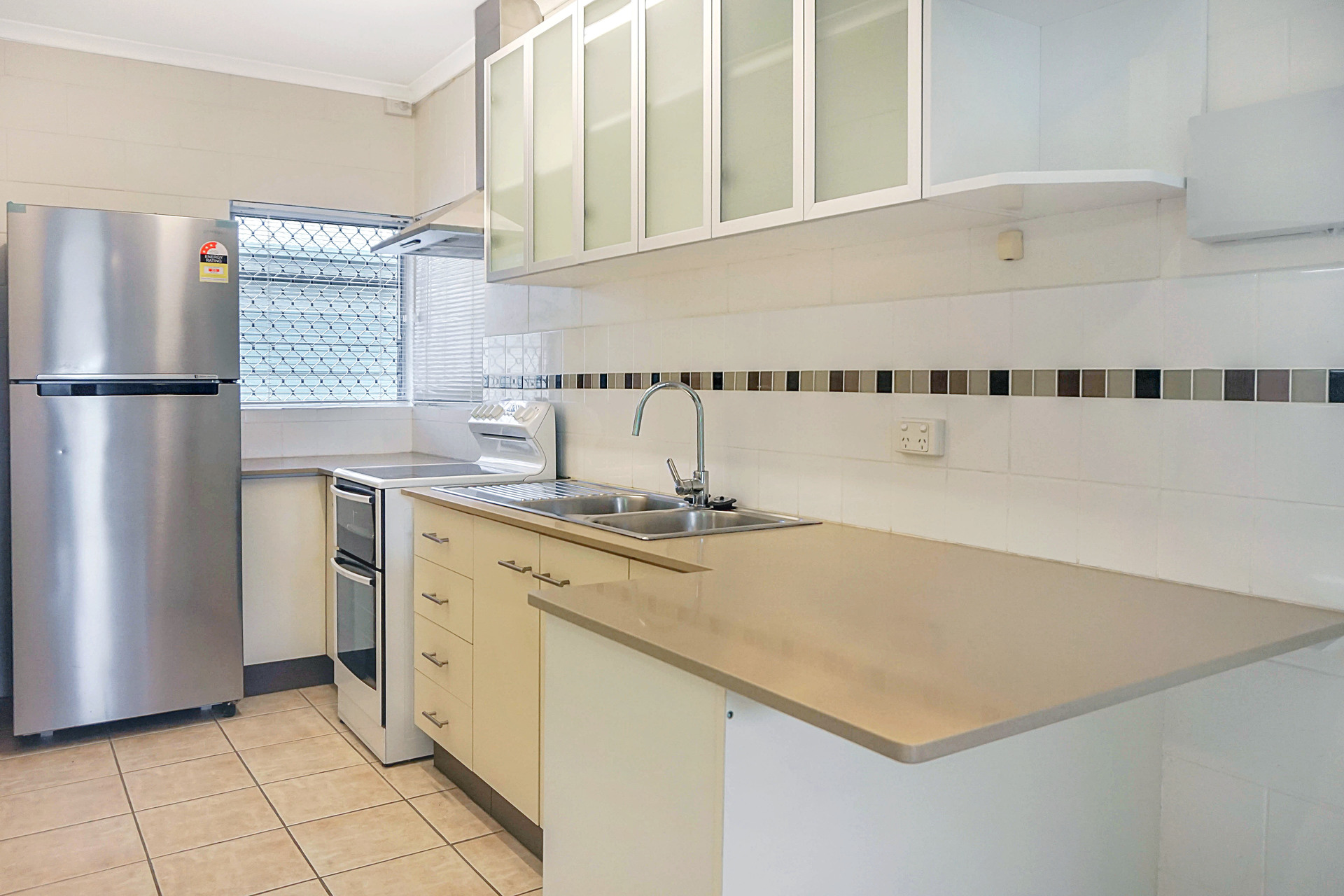 2/25 Brooks Street, Whitfield - Thumbnail 3