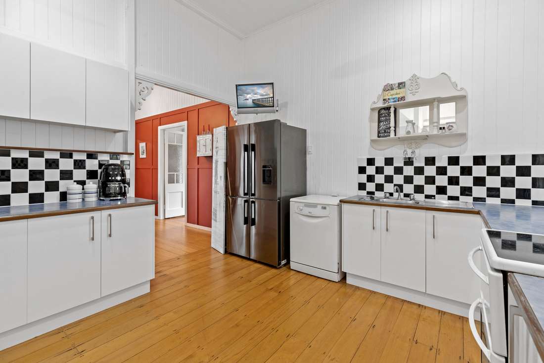 2 Hedley Close, Redlynch - Thumbnail 7