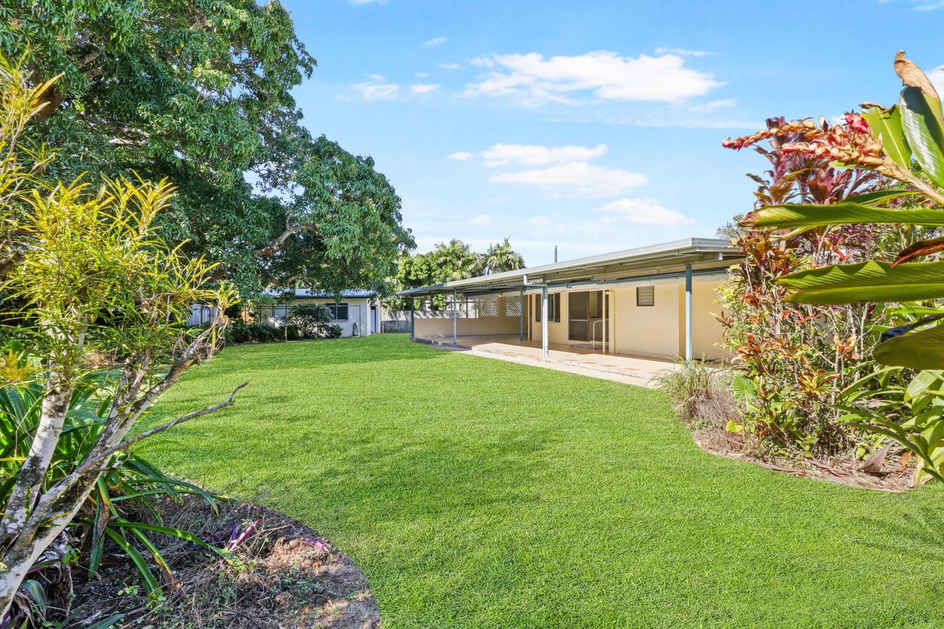 8 Compass Close, Edge Hill - Thumbnail 6