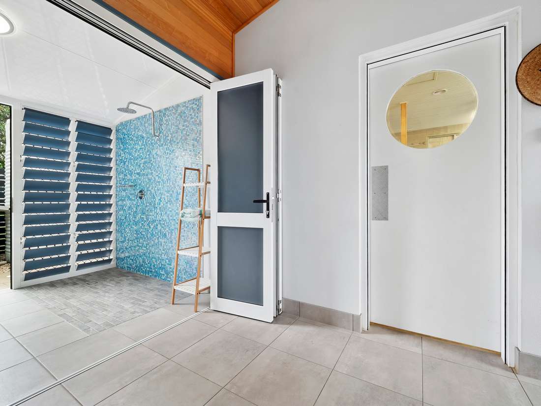 Photo 17 of 45 Inarlinga Road, Cowley Beach