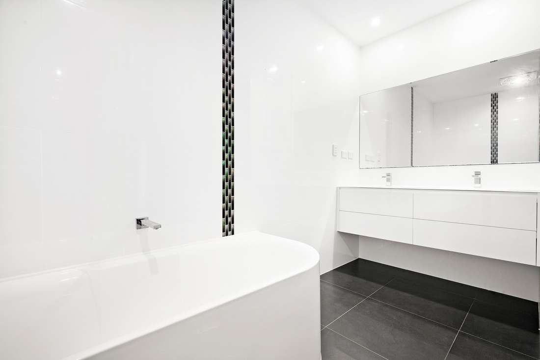Photo 8 of 166 Toogood Road, Bayview Heights