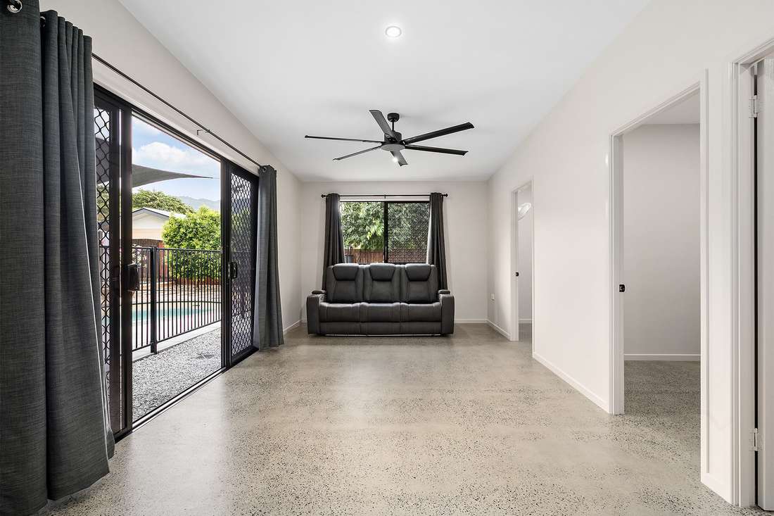 Photo 9 of 166 Toogood Road, Bayview Heights